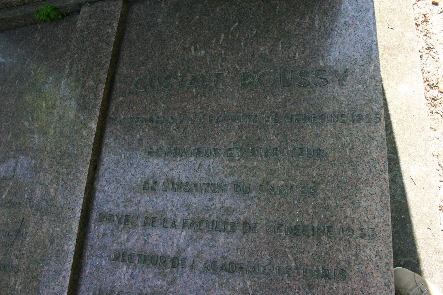 Gustave Roussy's tomb, Montparnasse Cemetery, Paris - 04.JPG